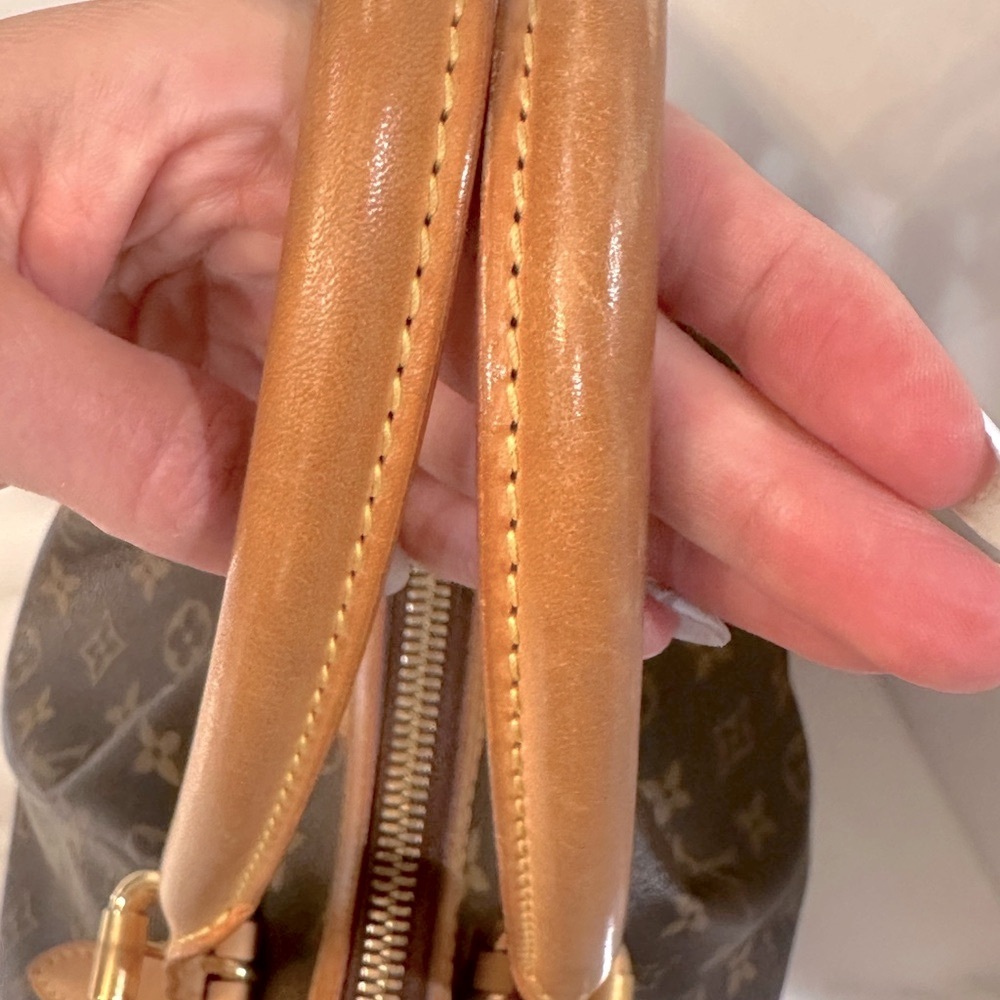 Louis Vuitton Tivoli Monogram GM Shoulder Bag - Picture 9 of 13